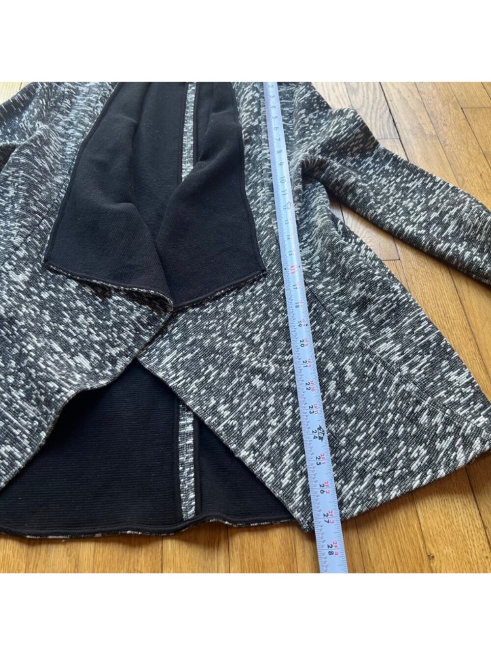 Club Monaco Size M Gray & Black Kiki Boucle Knit Draped Open Cardigan Sweater - Picture 9 of 16